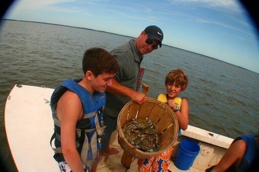 Crabbing and Fishing at Echo Hill | Maryland Summer Camps